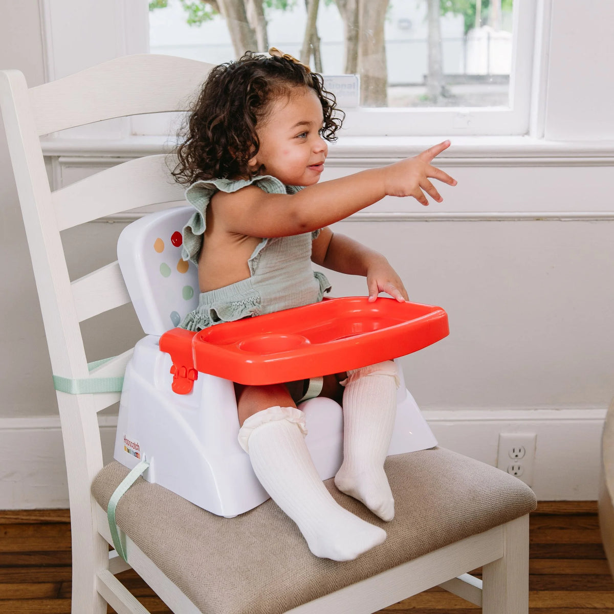 Booster Seat with Tray N37118