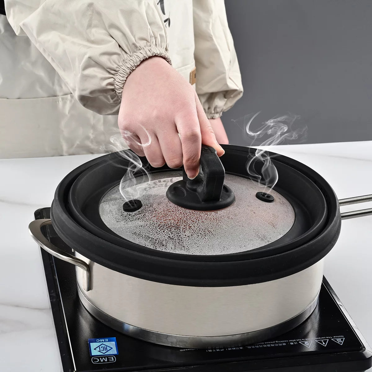 11.8 inch Vented Glass Microwave Splatter Cover with Collapsible Silicone, Black F5350