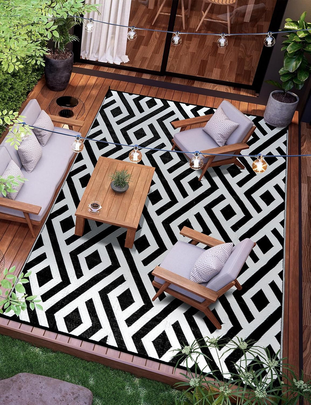 Black & Light Grey 8x10 Outdoor Plastic Straw Rug with Carry Bag O43230