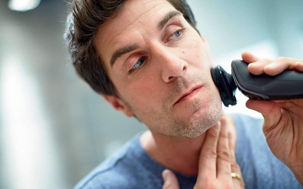 Electric Shaver with MultiPrecision Blade System E77195