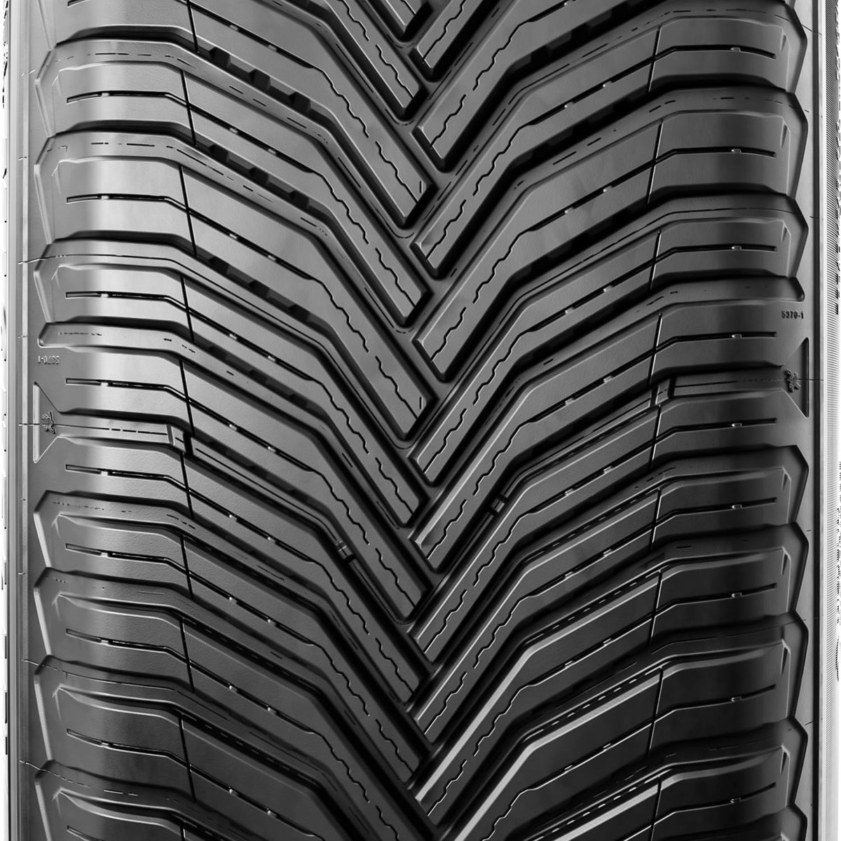 245/45R20/XL 103V All-Season Car Tire O9445