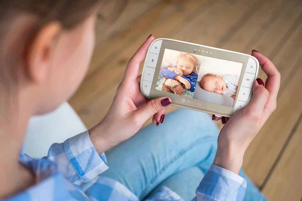 Video Baby Monitor with 5" Color Screen and 2 Remote Cameras K1755