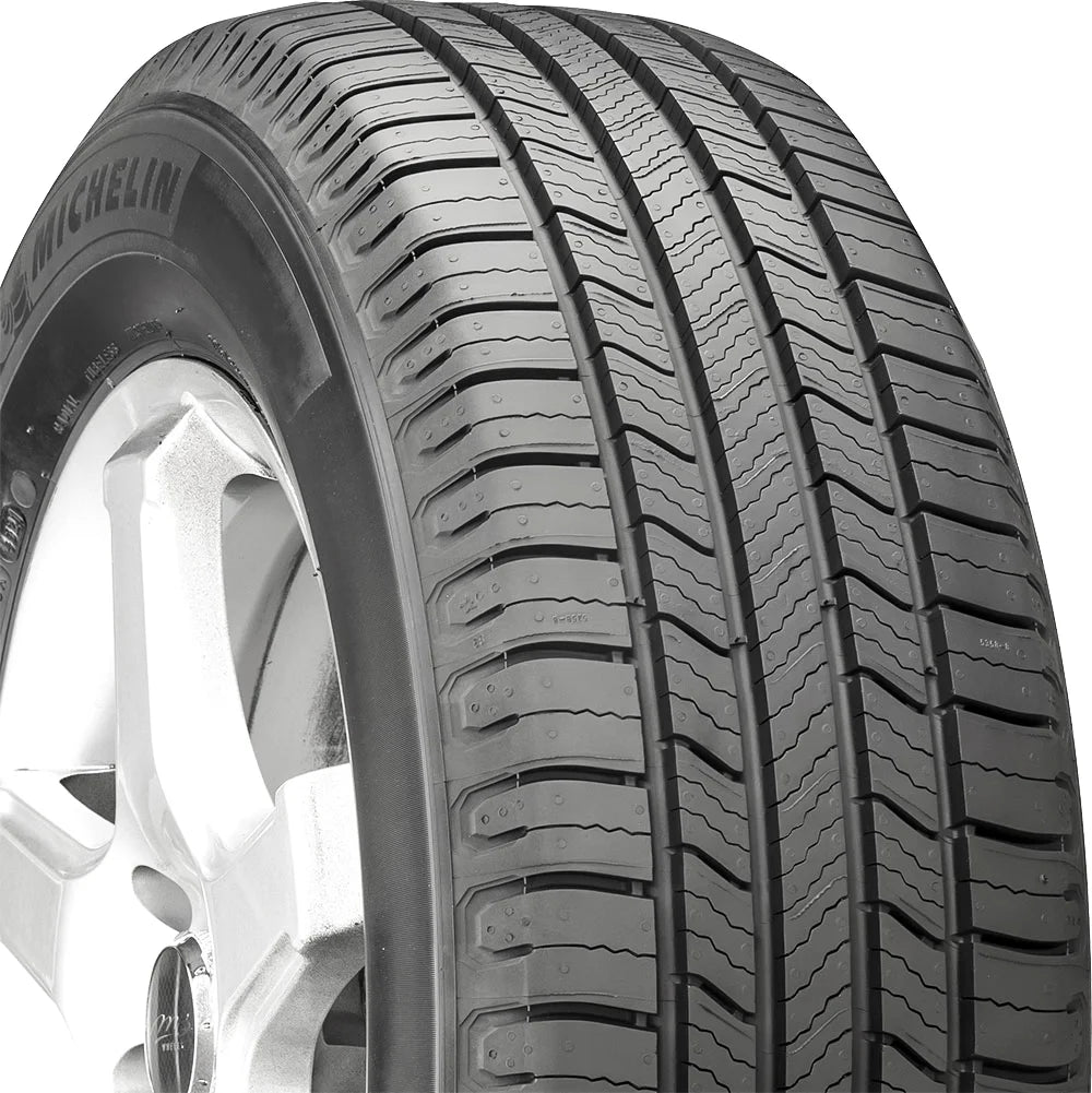 225/60R17 99H All Season Passenger Tire R922