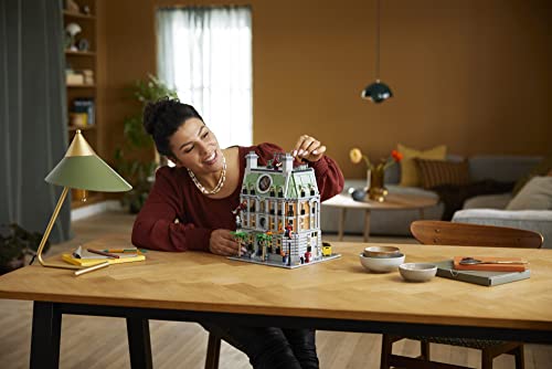 3-Story Modular Building Set with 9 Minifigures D674