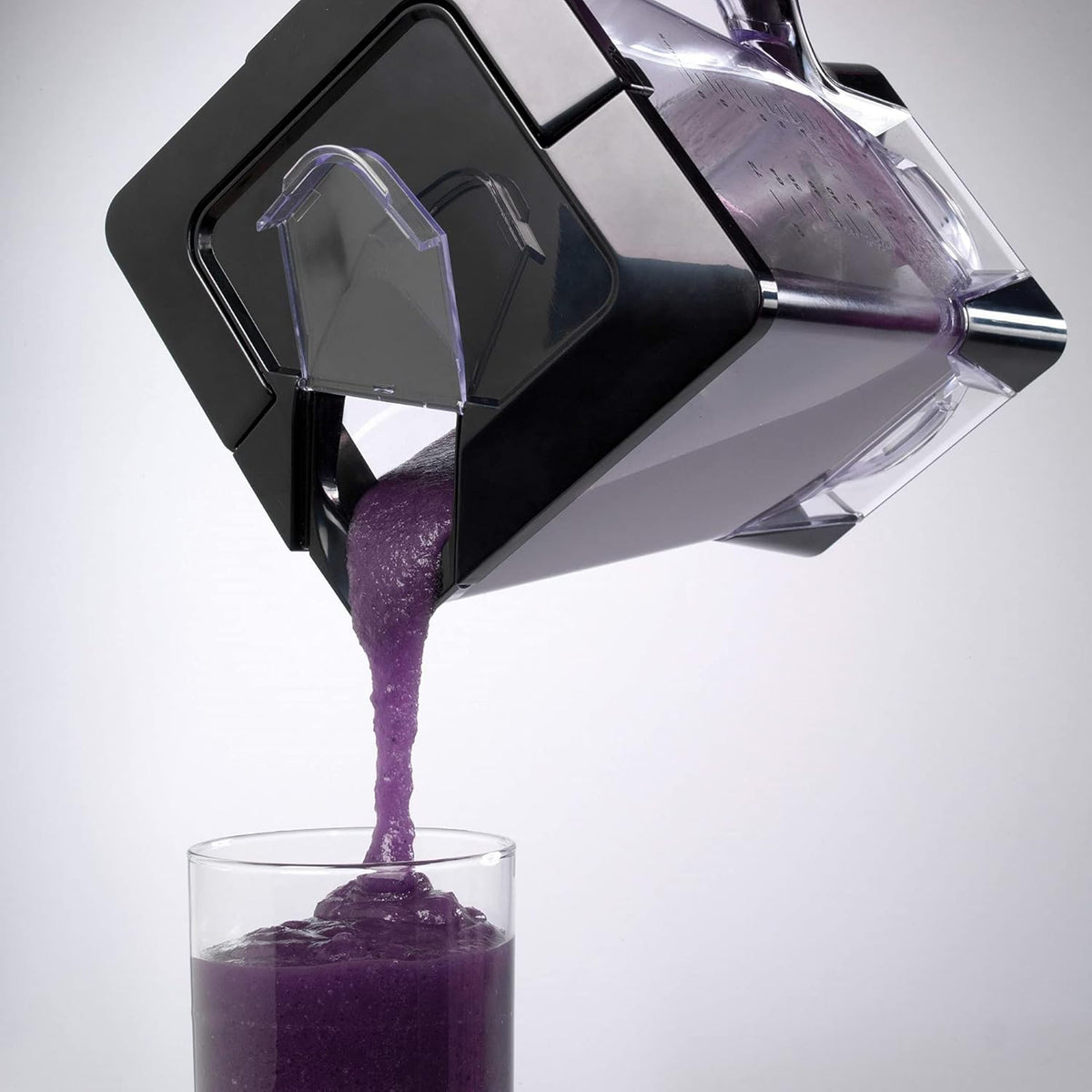 Black 72 Oz Countertop Blender with 1000-Watt Base O924
