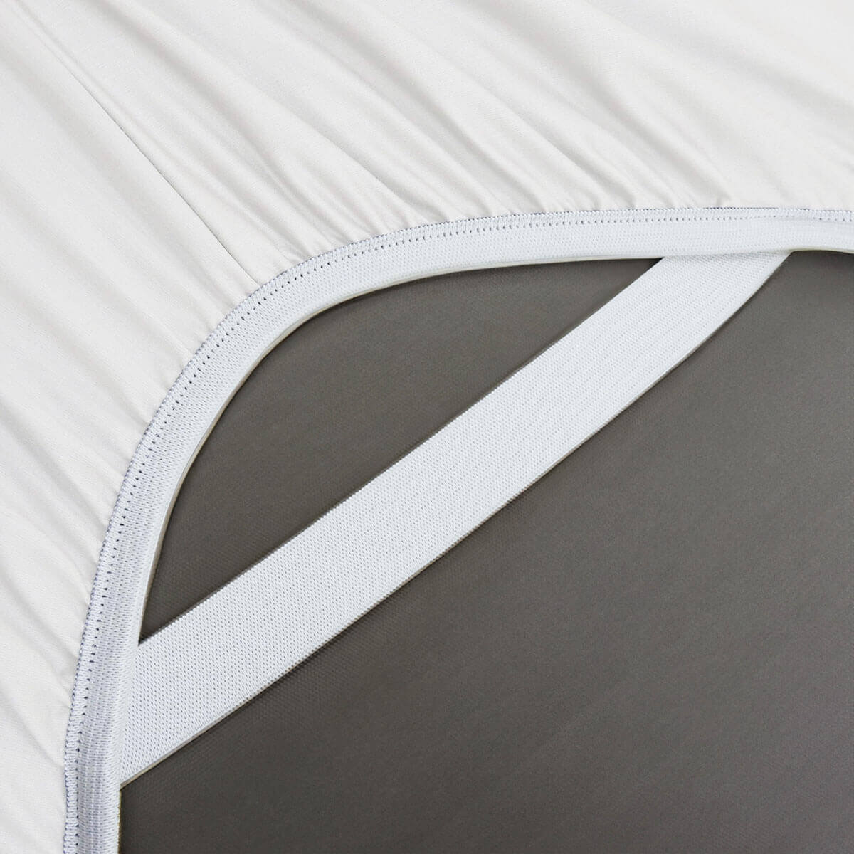 Percale Extra Deep Fitted (22 Inches) Fitted Sheet Only