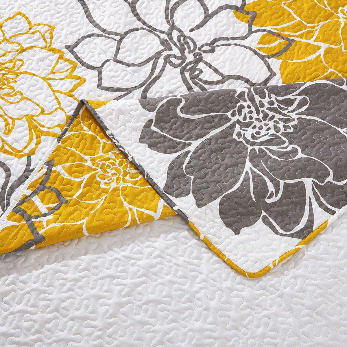 Helena Gold Quilt - Bedspread Set