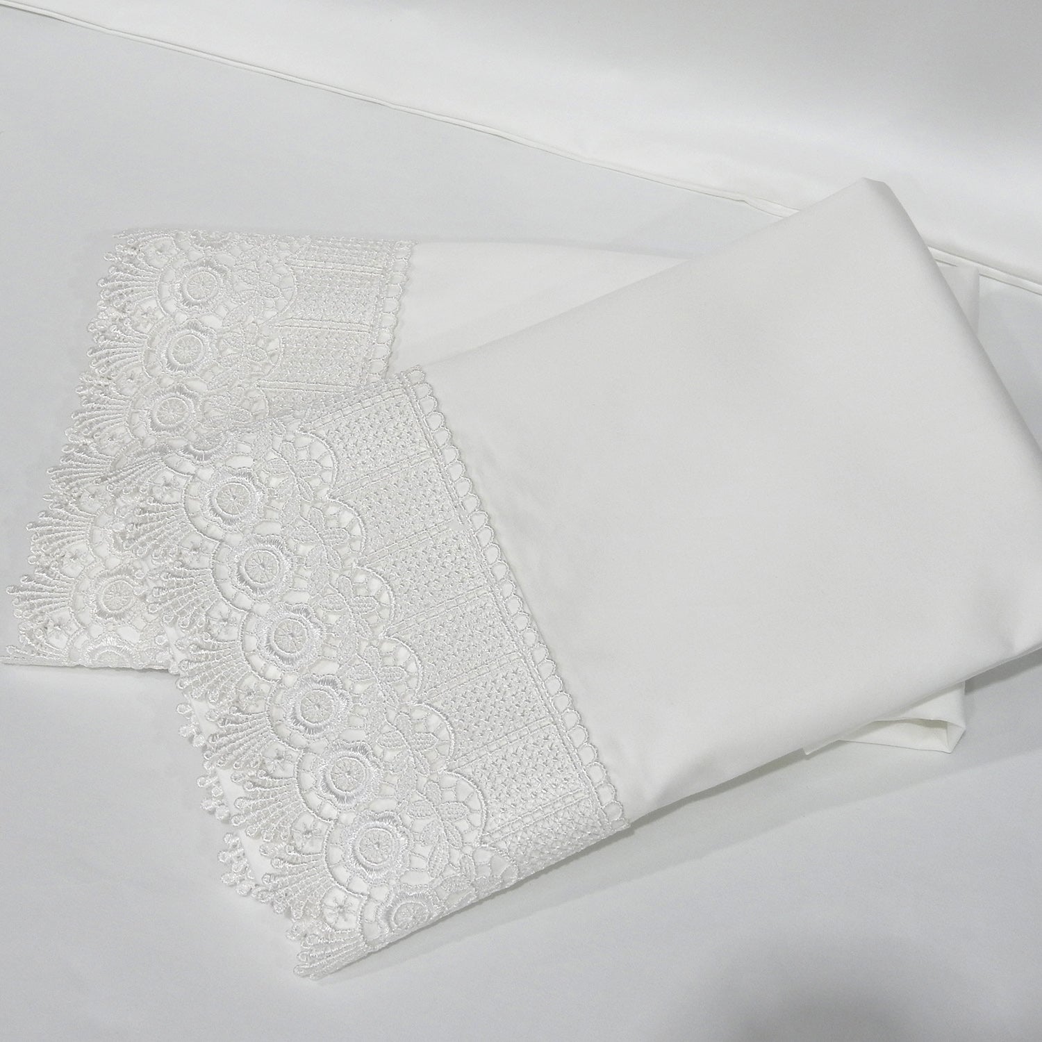 Embellished 4-Inch Lace Trim Pillowcases (Pair) Luxury 608 Thread Count - USA